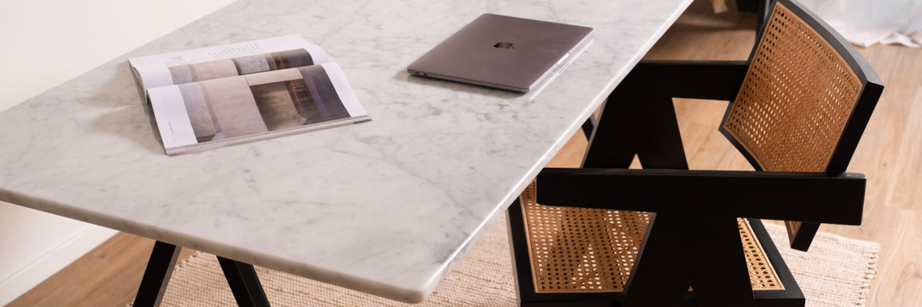 Marmeren bureau voor jouw thuiswerkplek